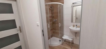 Chalupa baz�n a koupac� sud - Trutnov - Podkrkono��