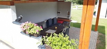 Chalupa baz�n a koupac� sud - Trutnov - Podkrkono��