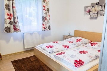 Chata u lesa - s v�hledem na rybn�k - Podkrkono��