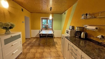 Chalupa s baz�nem - hrad �vihov - Klatovy