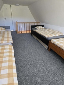 Chata a koupac� sud - hrad Land�tejn - �esk� Kanada