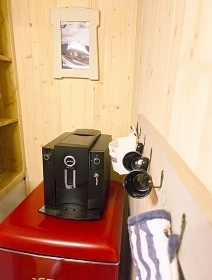 Chata a koupac� sud - hrad Land�tejn - �esk� Kanada
