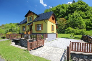 Nov� objekt: Chalupa s baz�nem - Mod��nov� vrch - Ra�kov