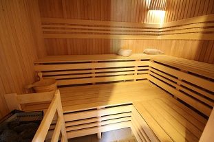 Chalupa Dobřany - bazén, sauna a dětské hřiště