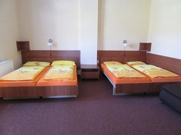 Chata Vala�sk� cyklostezka - Ro�nov pod Radho�t�m