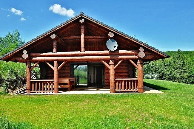 Kanadsk srub Pastviny - Chiby - hrad Buchlov