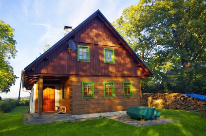 Chalupa a kachlová kamna s pecí - Orlické hory