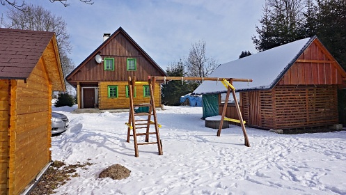 Chalupa a kachlová kamna s pecí - Orlické hory