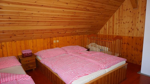 Chalupa a kachlová kamna s pecí - Orlické hory