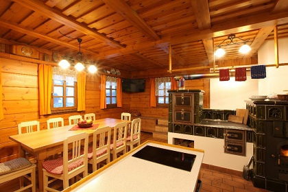 Chalupa a kachlová kamna s pecí - Orlické hory