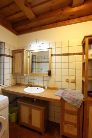 Chalupa a kachlová kamna s pecí - Orlické hory