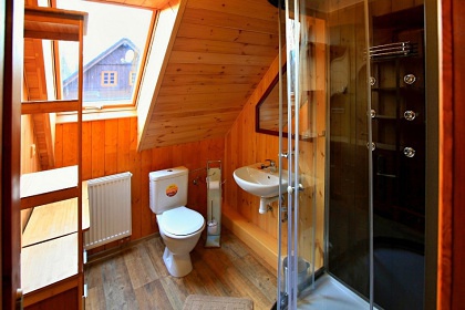 Chalupa a kachlová kamna s pecí - Orlické hory