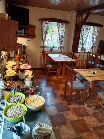 Rodinný penzion - u lesa s bazénem - Ramzová