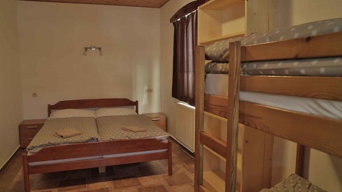 Rodinný penzion - u lesa s bazénem - Ramzová