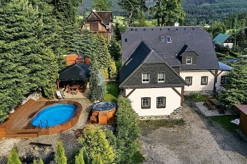 Rodinný penzion - u lesa s bazénem - Ramzová