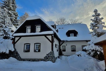 Rodinný penzion - u lesa s bazénem - Ramzová