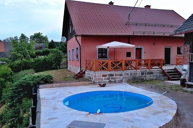 Chalupa terasa a bazén - Lázně Bělohrad