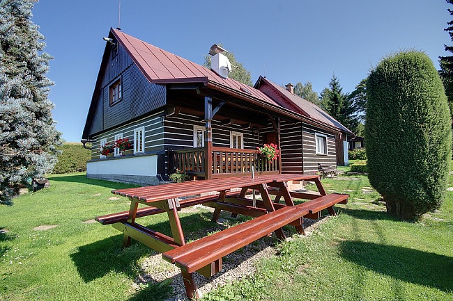 Poloroubenka s bazénem - Deštné v Orlických h.