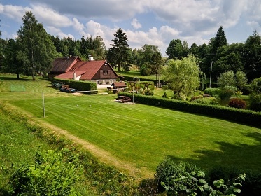 Poloroubenka s baz�nem - De�tn� v Orlick�ch h.