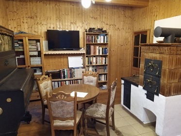 Chalupa na samot - ern Lada - Borov Lada