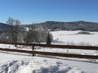 Chalupa na samot - ern Lada - Borov Lada