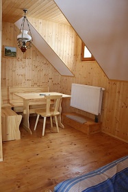 Chalupa na samot - ern Lada - Borov Lada