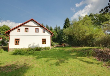 Chalupa s pec� a vinn�m sklepem - Kru�n� hory