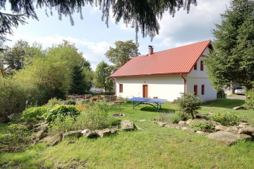 Chalupa s pec� a vinn�m sklepem - Kru�n� hory