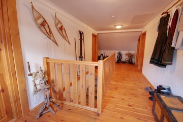 Chalupa s pec� a vinn�m sklepem - Kru�n� hory