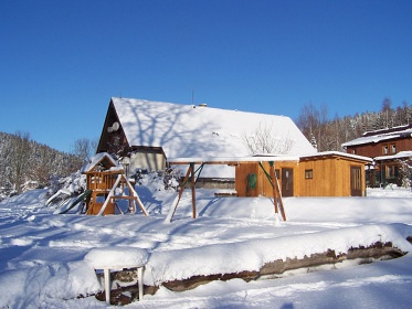 Chalupa s baz�nem - ko�sk� pastviny - Jizerky