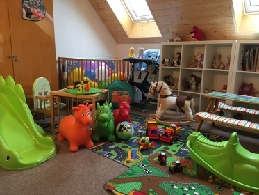 Chalupa s baz�nem - ko�sk� pastviny - Jizerky