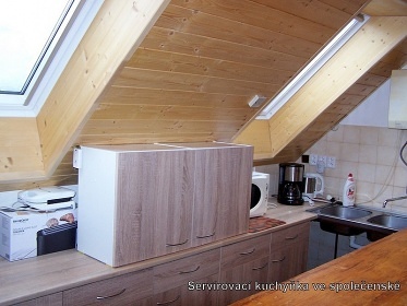 Chalupa s baz�nem - ko�sk� pastviny - Jizerky