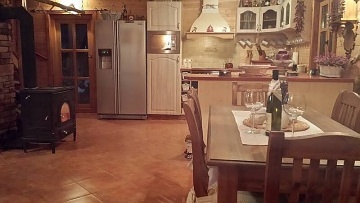 Chalupa s baz�nem a v��ivkou - Toulovcovy Ma�tale