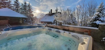 Chalupa s baz�nem a v��ivkou - Toulovcovy Ma�tale