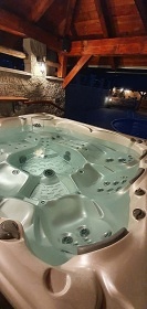 Chalupa s baz�nem a v��ivkou - Toulovcovy Ma�tale