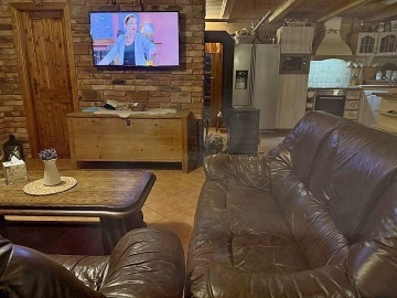 Chalupa s baz�nem a v��ivkou - Toulovcovy Ma�tale