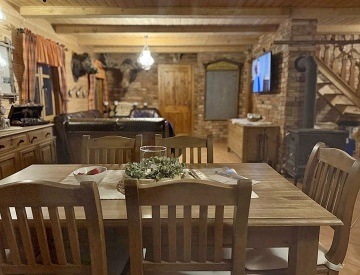 Chalupa s baz�nem a v��ivkou - Toulovcovy Ma�tale