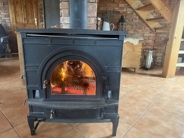 Chalupa s baz�nem a v��ivkou - Toulovcovy Ma�tale