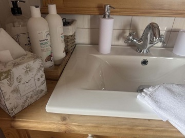 Chalupa s baz�nem a v��ivkou - Toulovcovy Ma�tale