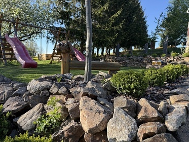 Chalupa s baz�nem a v��ivkou - Toulovcovy Ma�tale