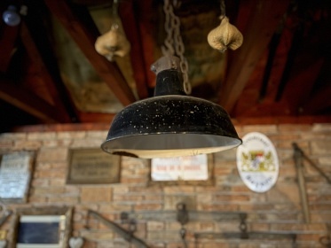 Chalupa s baz�nem a v��ivkou - Toulovcovy Ma�tale