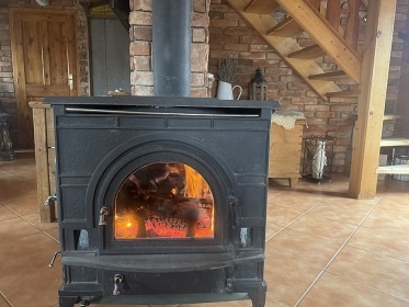 Chalupa s baz�nem a v��ivkou - Toulovcovy Ma�tale