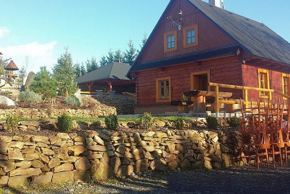 Chalupa s baz�nem a v��ivkou - Toulovcovy Ma�tale