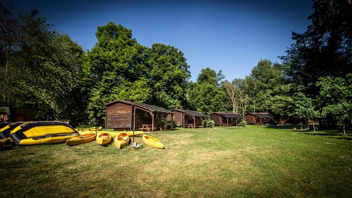 Chaty Střední Posázaví - lodě a řeka Sázava