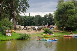 Chaty Střední Posázaví - lodě a řeka Sázava