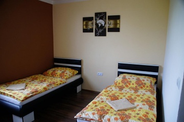 Penzion a vinn� sklep - Mut�nick� vina�sk� stezka