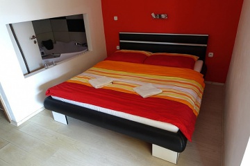 Penzion a vinn� sklep - Mut�nick� vina�sk� stezka