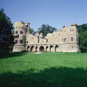 Penzion a vinn� sklep - Mut�nick� vina�sk� stezka