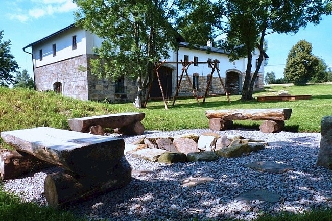 Chalupa venkovsk statek - esk Petrovice