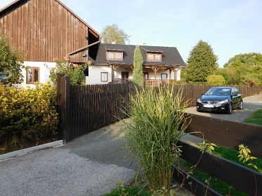 Chalupa u hradu Trosky - Zlat� stezka �esk�ho r�je